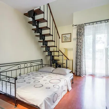 Luxury Vesna بيت للعطل