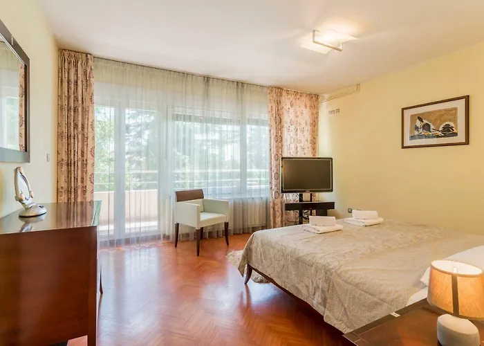 Luxury Vesna בית נופש *